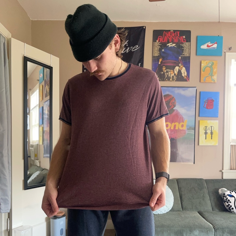 Burgundy/maroon old navy T-shirt